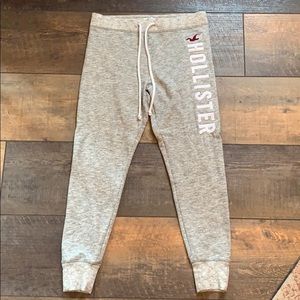 Hollister joggers